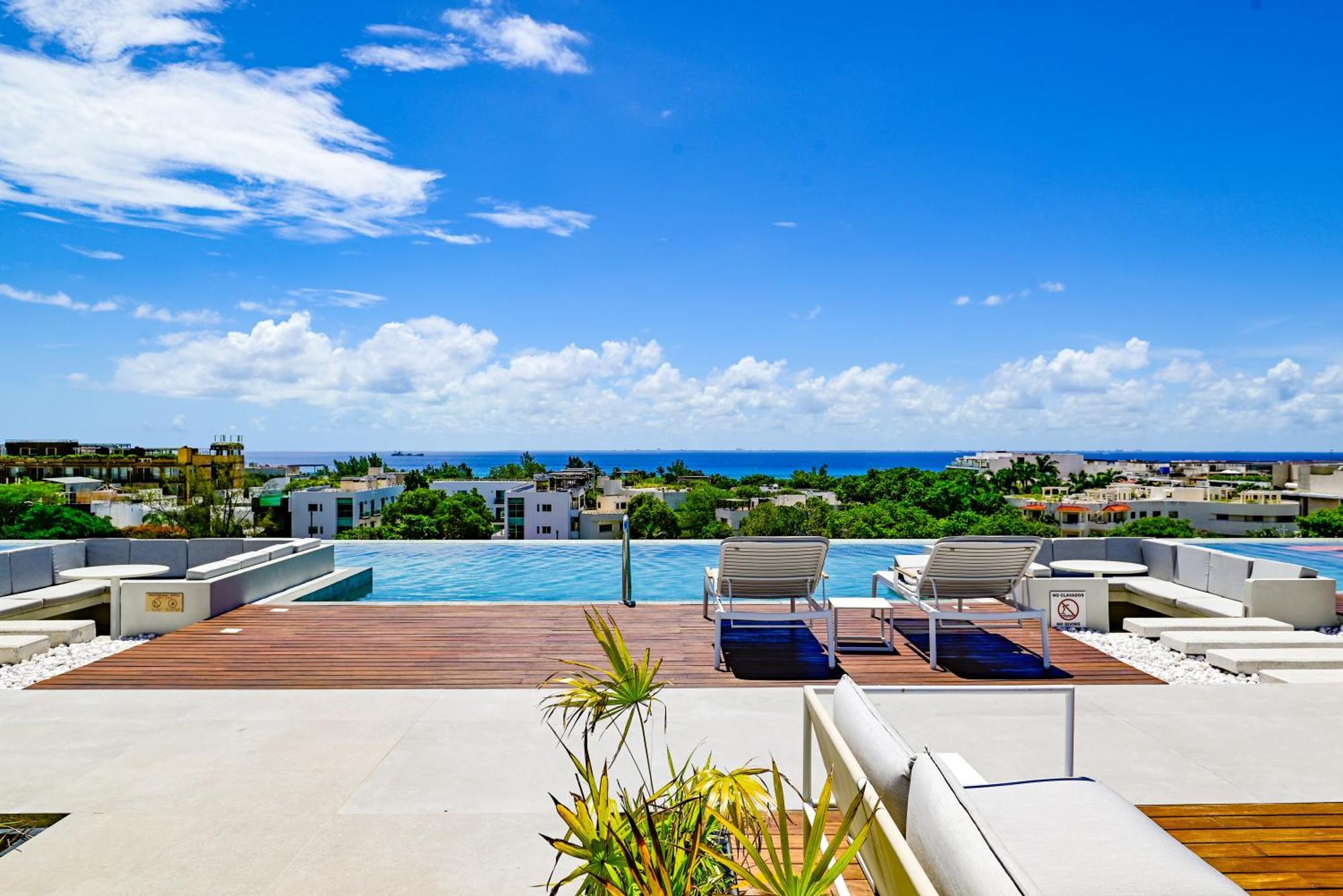 Aloft Playa Del Carmen Hotel Ngoại thất bức ảnh Rooftop pool at the Ritz-Carlton, Dorado Beach, Puerto Rico