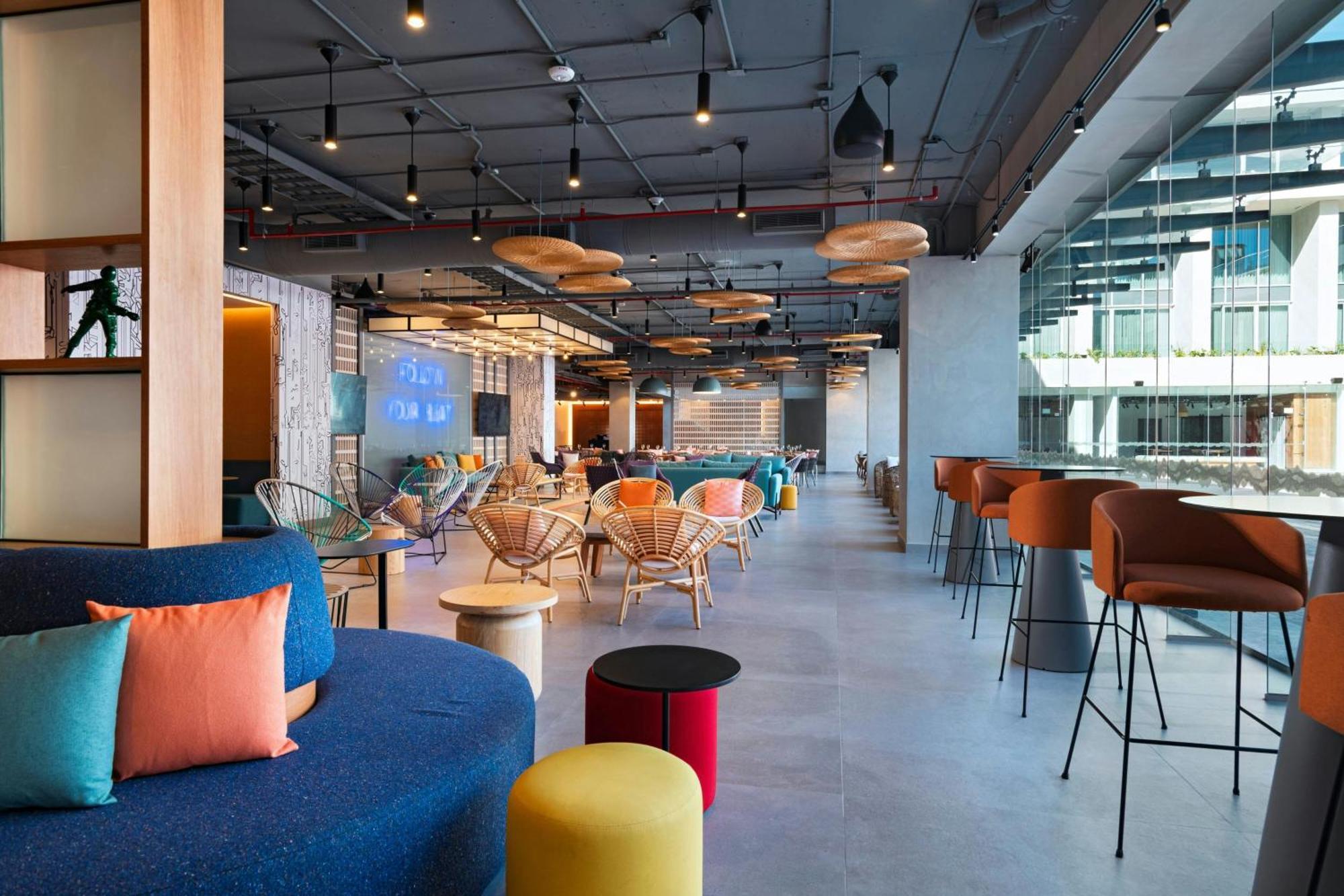 Aloft Playa Del Carmen Hotel Ngoại thất bức ảnh The lounge at the airport