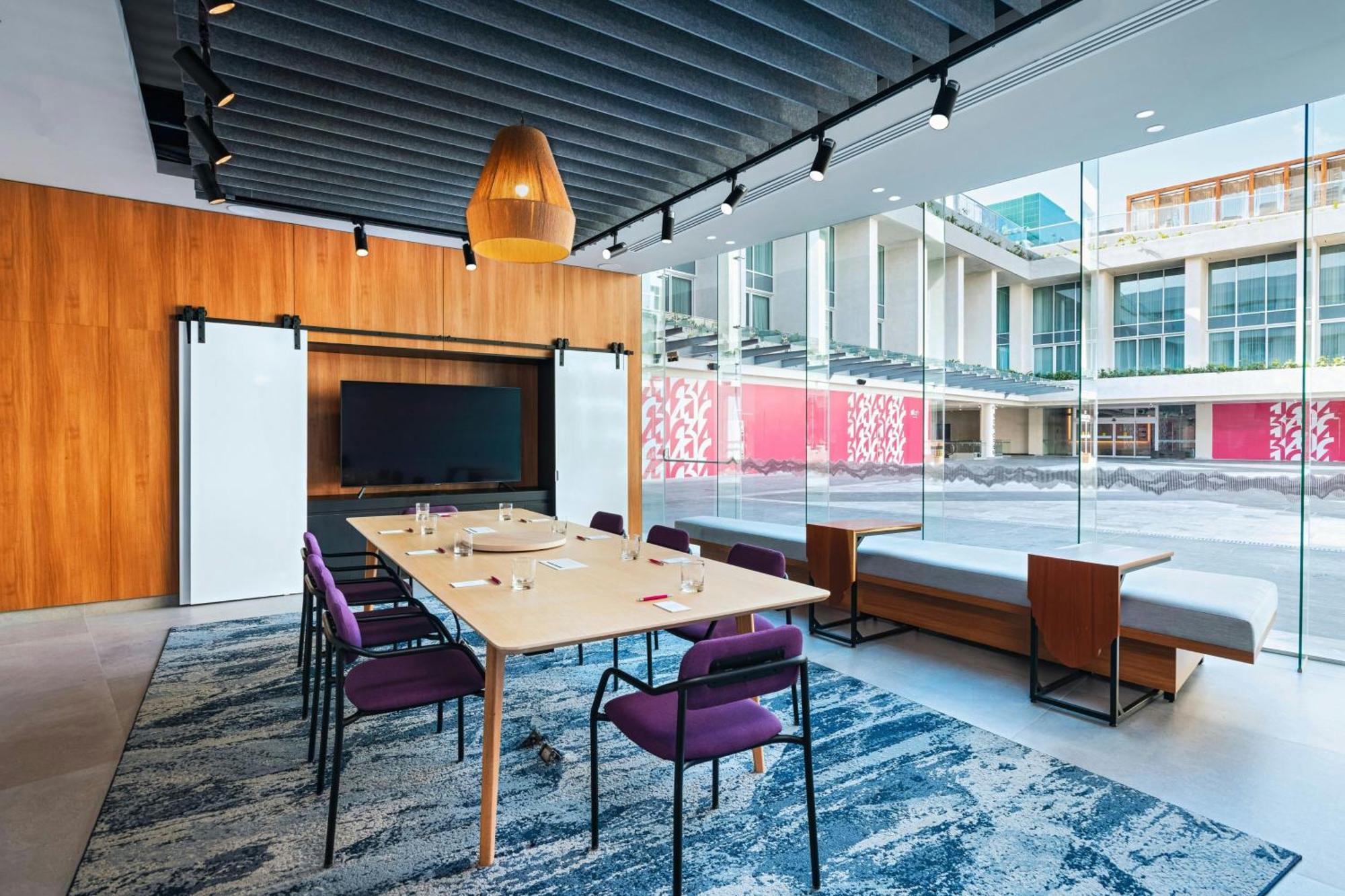 Aloft Playa Del Carmen Hotel Ngoại thất bức ảnh The Atrium